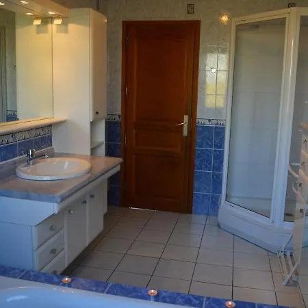 Avec 6 Chambres, Jardin Clos, Cheminee, Proche De La Mer, Animaux Acceptes - Fr-1-376-3